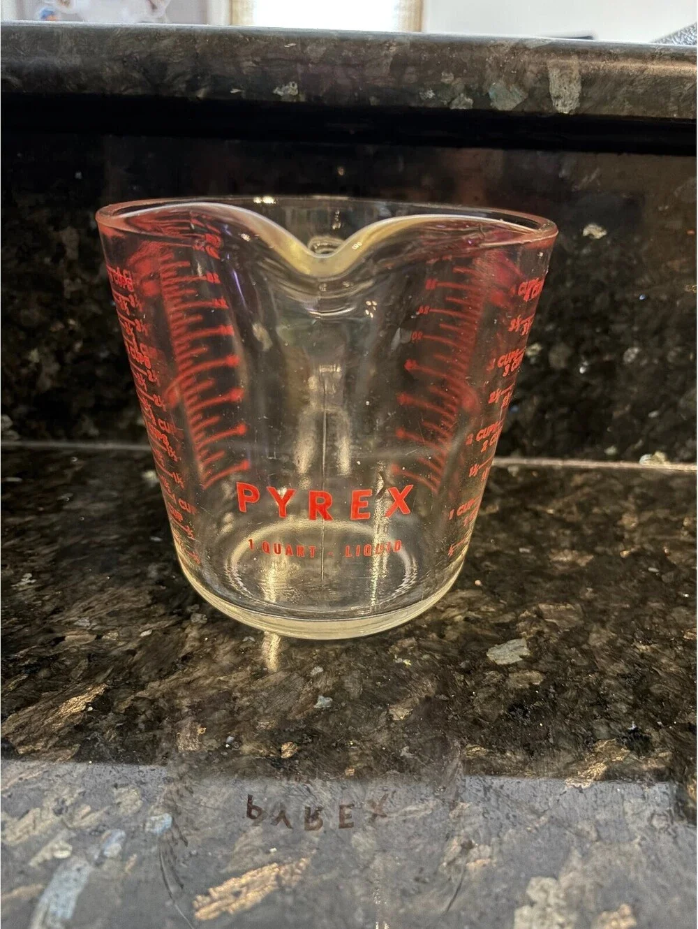 Vintage PYREX 1 Quart Measuring Cup
